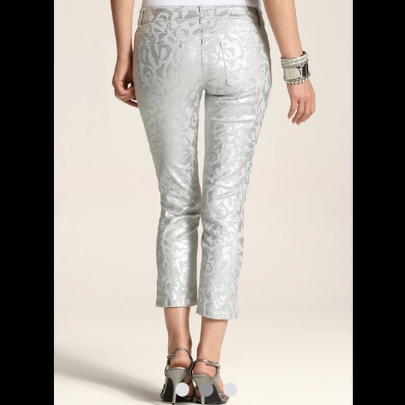 Chico’s Platinum Denim Capri/ crops - Picture 13 of 13